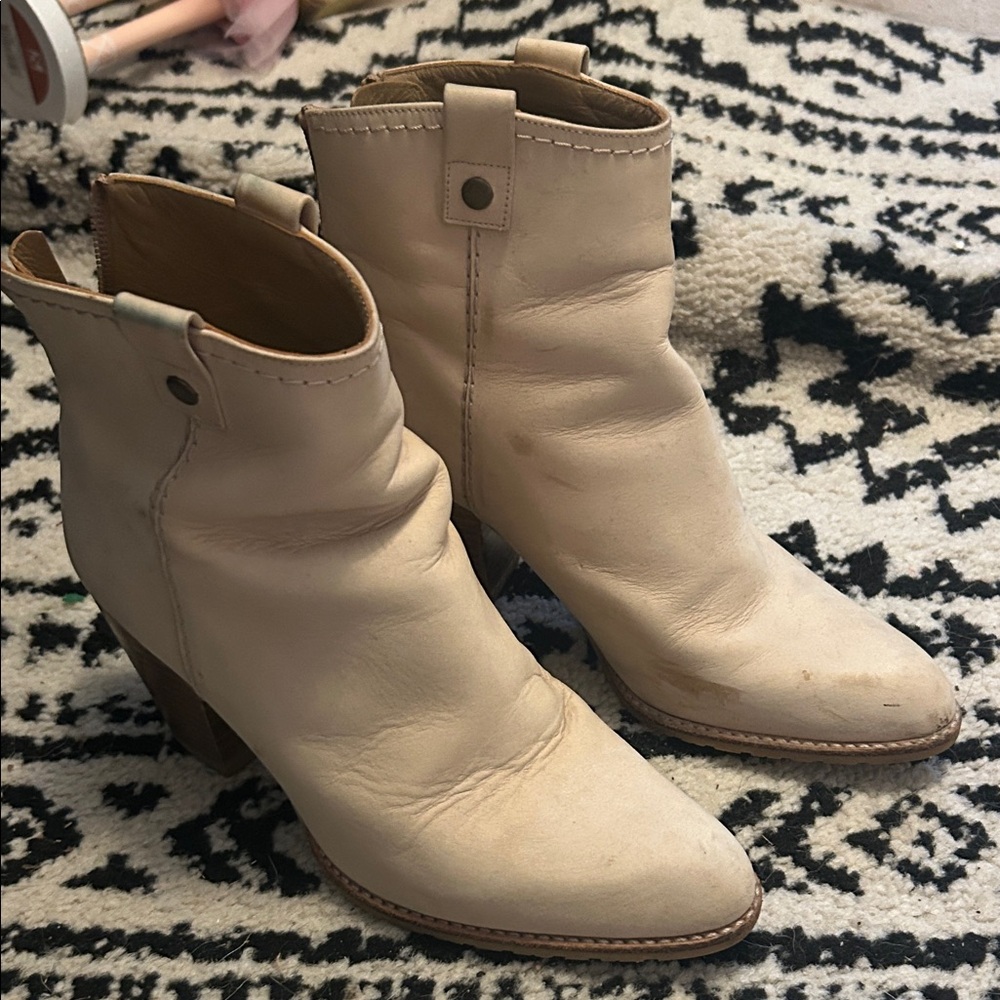 Stuart Weitzman Beige Heeled Ankle Boots
